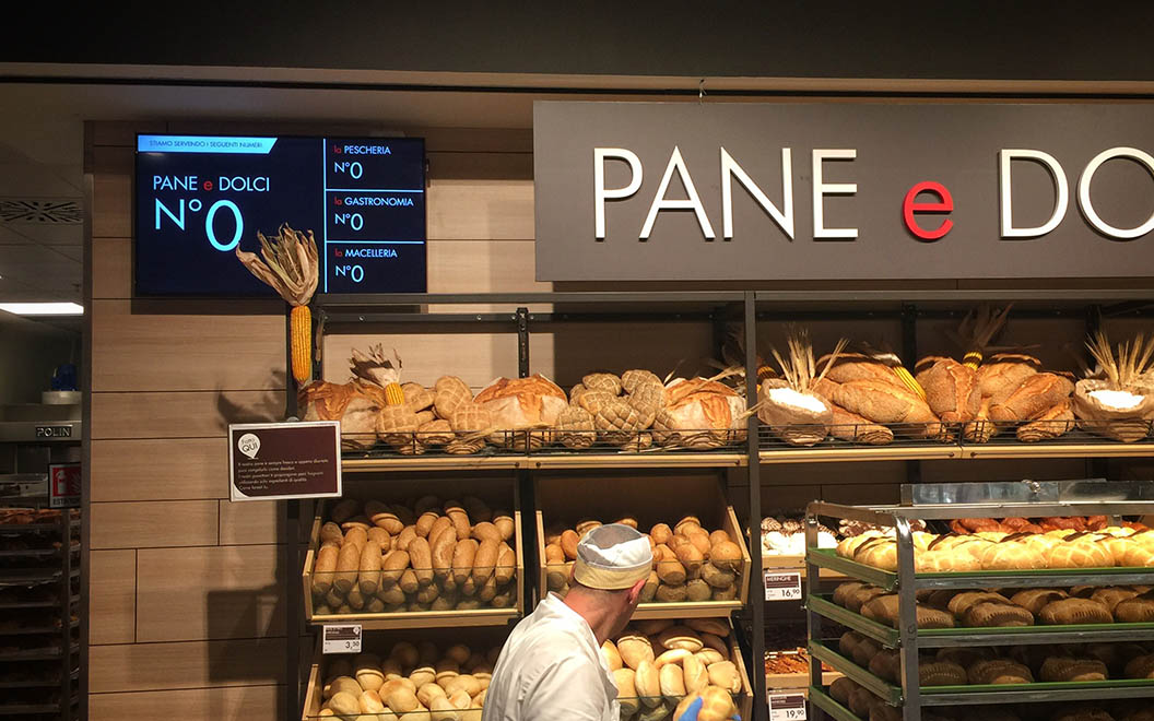 Nicolis Project Digital-Signage1 Las etiquetas electrónicas interactivas en el hipermercado Bennet del centro comercial Mondojuve  