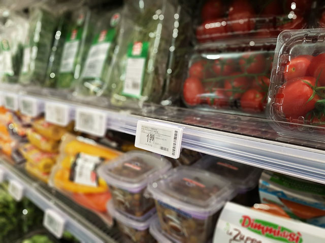 Nicolis Project | in-store digital communication etichette-elettroniche-Despar-scafale Nicolis Project | in-store digital communication etichette-elettroniche-Despar-scafale Le etichette elettroniche grafiche e bsystem3 al Kostner Despar di Cornaiano