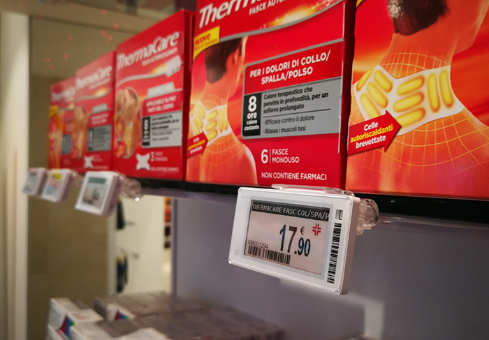 Nicolis Project | in-store digital communication etichette-elettroniche-2 Ad Ariano Arpino le etichette elettroniche migliorano l’aspetto e l’operatività della Farmacia del Tricolle  