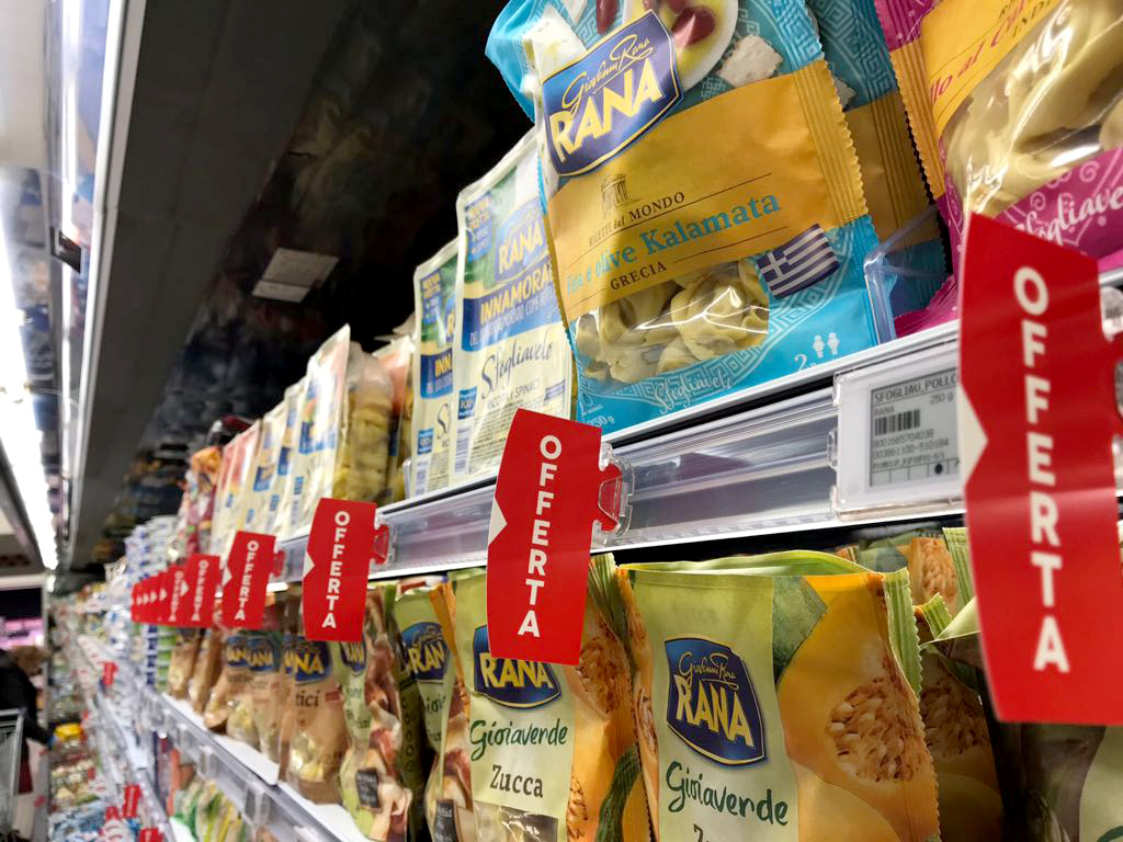 Nicolis Project | in-store digital communication etichette-elettroniche-ipercoop-scaffale-2 Il Gruppo AZ installa le etichette elettroniche interattive e bsystem3 nel nuovo Ipercoop di Reggio Calabria  