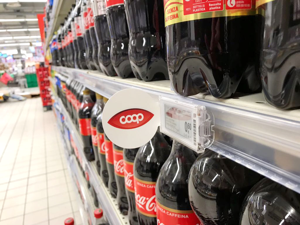 Nicolis Project | in-store digital communication etichette-elettroniche-ipercoop-scaffale Il Gruppo AZ installa le etichette elettroniche interattive e bsystem3 nel nuovo Ipercoop di Reggio Calabria  