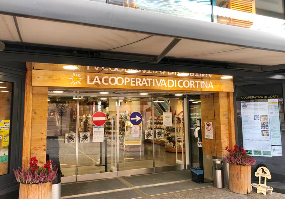 Nicolis Project | in-store digital communication nicolisproject-Despar-Cortina-1 L’Eurospar di Cortina d’Ampezzo sceglie le soluzioni di comunicazione digitale di Nicolis Project  