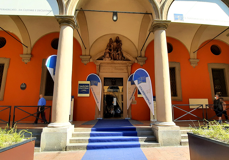 Nicolis Project | in-store digital communication np-conad-sapori-dintorni-bologna-1 Apre Sapori&Dintorni di Conad a Bologna, con Nicolis Project in prima linea  