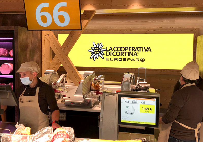 Nicolis Project | in-store digital communication np-mark-up-gallery-3 Nicolis Project | in-store digital communication np-mark-up-gallery-3 Etichette Elettroniche protagoniste: l’articolo di Mark Up con l’intervista a Vincenzo Parisi