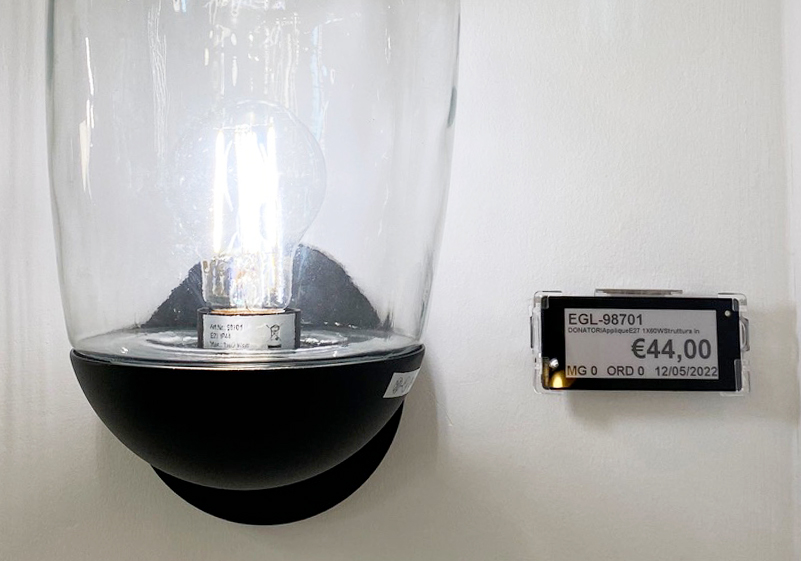 Nicolis Project | in-store digital communication np-News-Installazione-Luce-5 Expo Luce a Roma: una nuova luce al punto vendita grazie alle etichette elettroniche digitali  